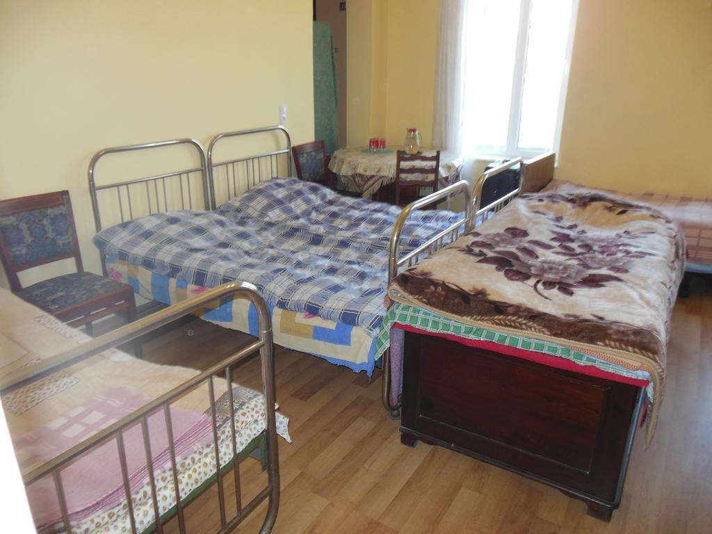 Medico And Suliko Guest House Koetaisi Kamer foto